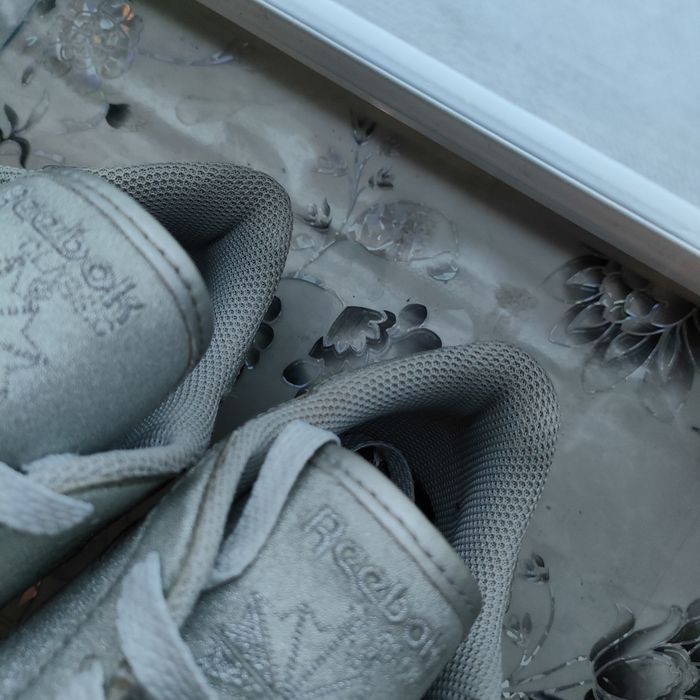 Reebok 37 розмір срібні