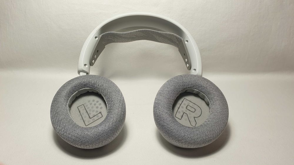 Słuchawki nauszne Steelseries Arctis Nova 1P- stan IDEALNY.