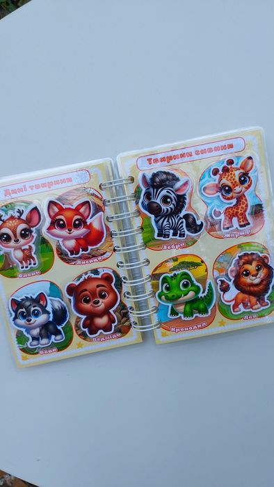 Розвиваюча книга на ліпучках Міні ґратко Тварини Овочі Фрукти Кольори