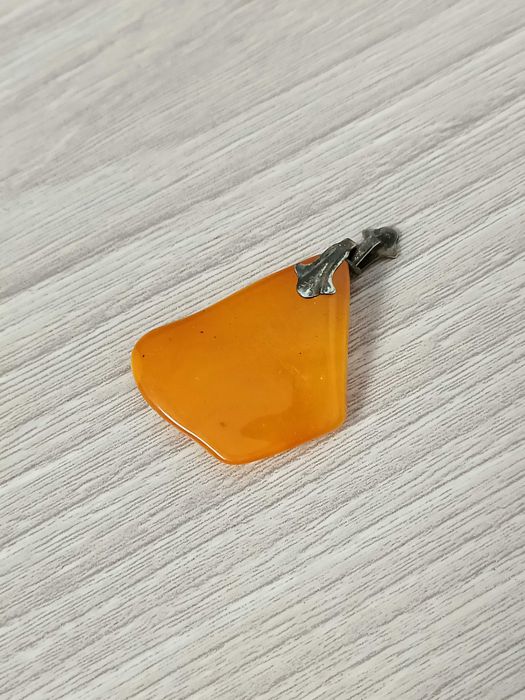 Zawieszka bursztynowa wisiorek bursztyn na naszyjnik