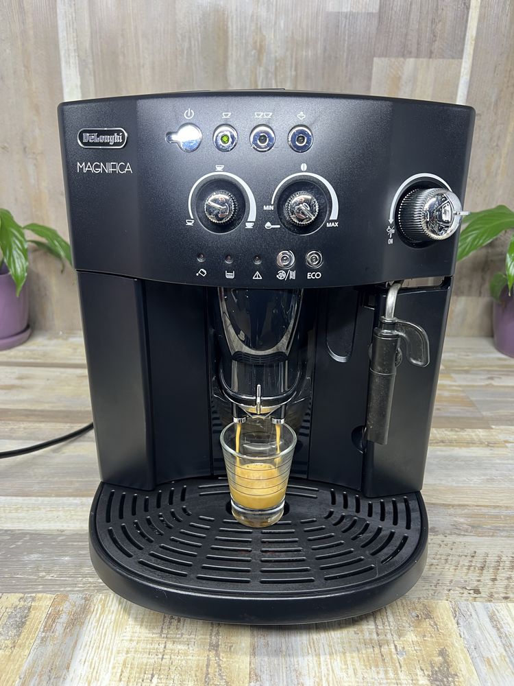 Кавомашина Delonghi 4000
