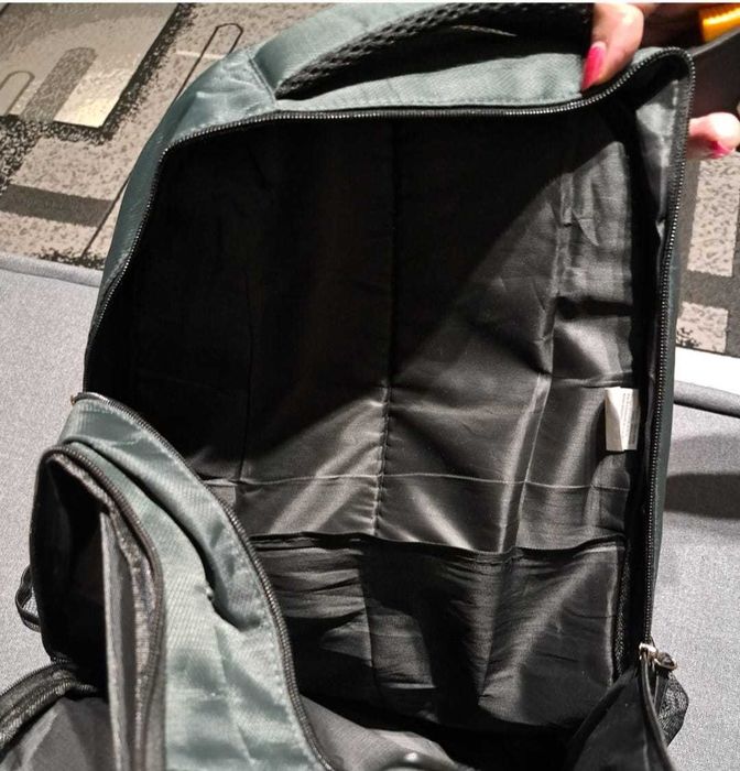 Ciemnozielony kabinowy plecak podręczny Ryanair/ Wizzair