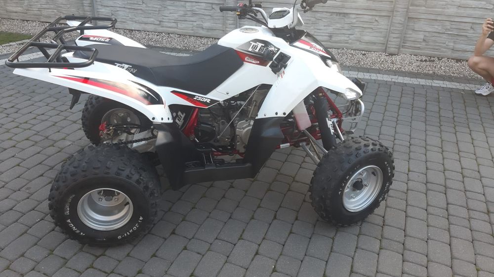 Lucky star 250 triton baja access
