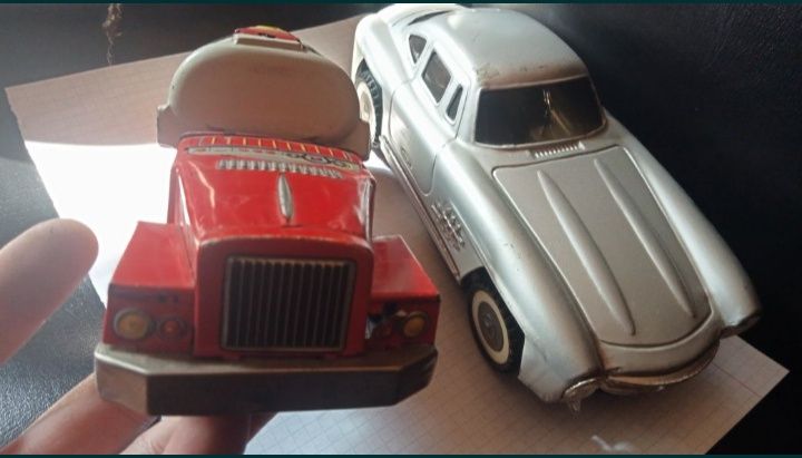 Stary blaszany samochód auto zabawka Japan lata 60te XXw. Oryginal.
-