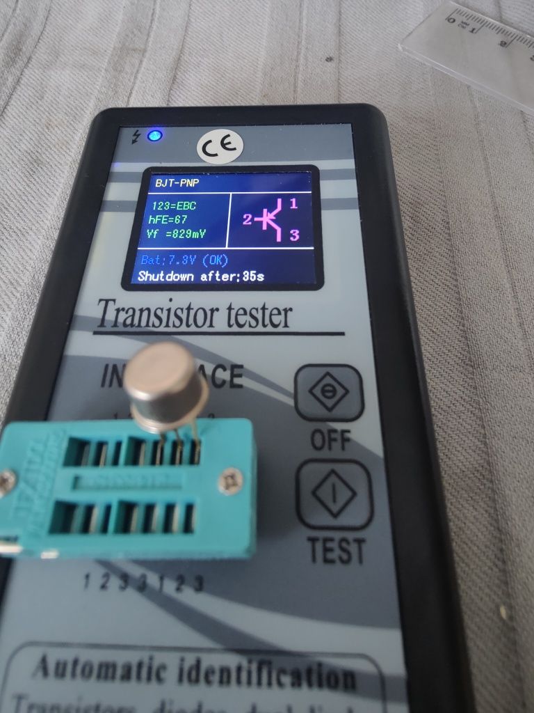 Tester elementów elektronicznych.