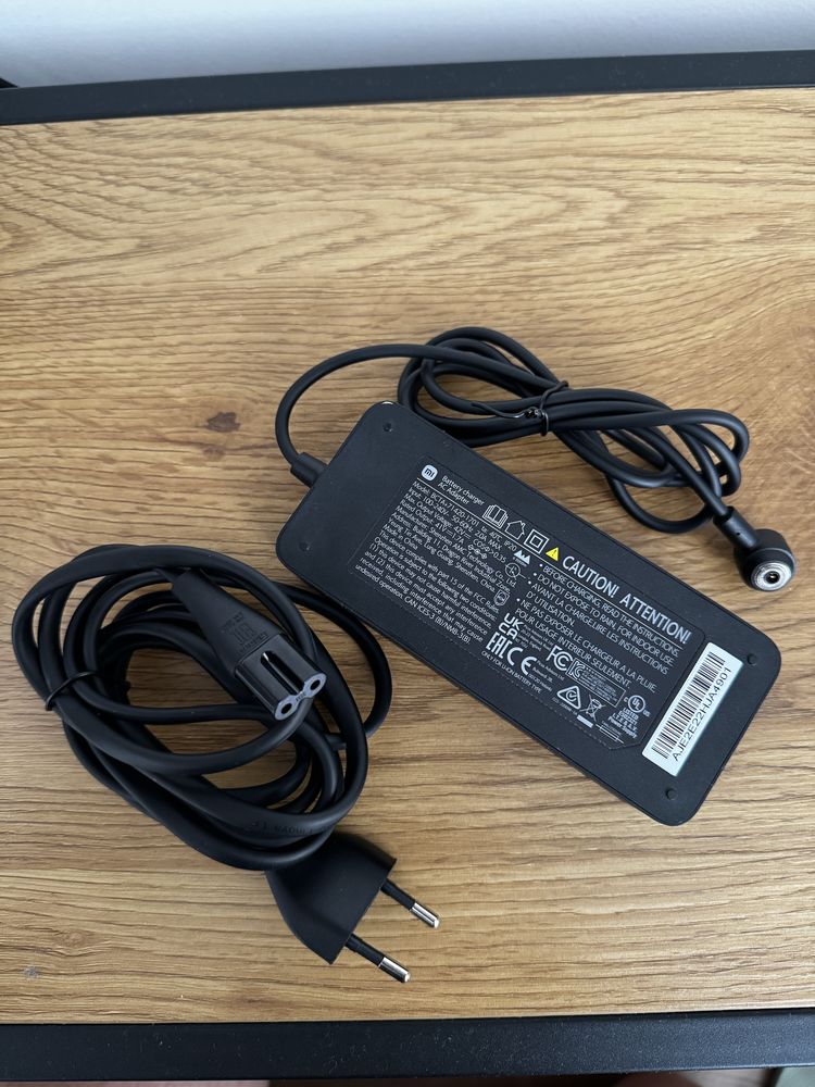 Carregador Original Trotinete Xiaomi 4 Pro – Como Novo