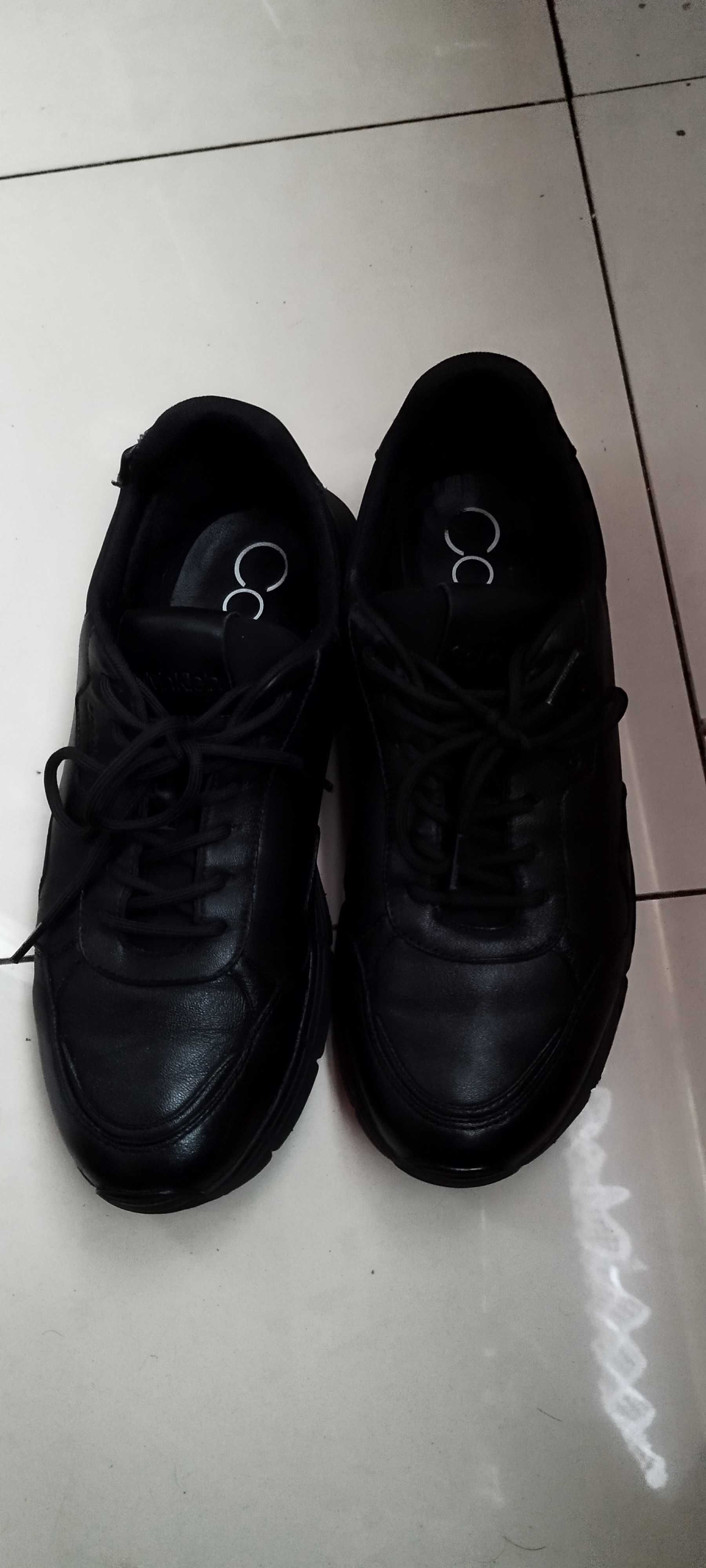 Sneakersy CALVIN KLEIN
Demos Black rozmiar 44 wkładka 29 cm skórzane