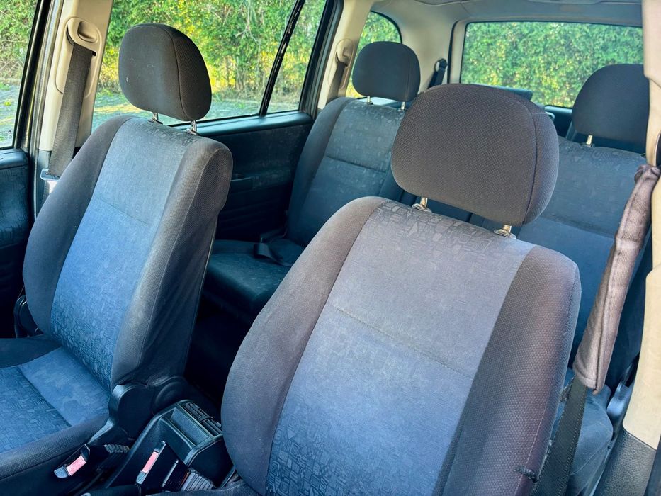 Opel zafira  7 lugares a gasolina