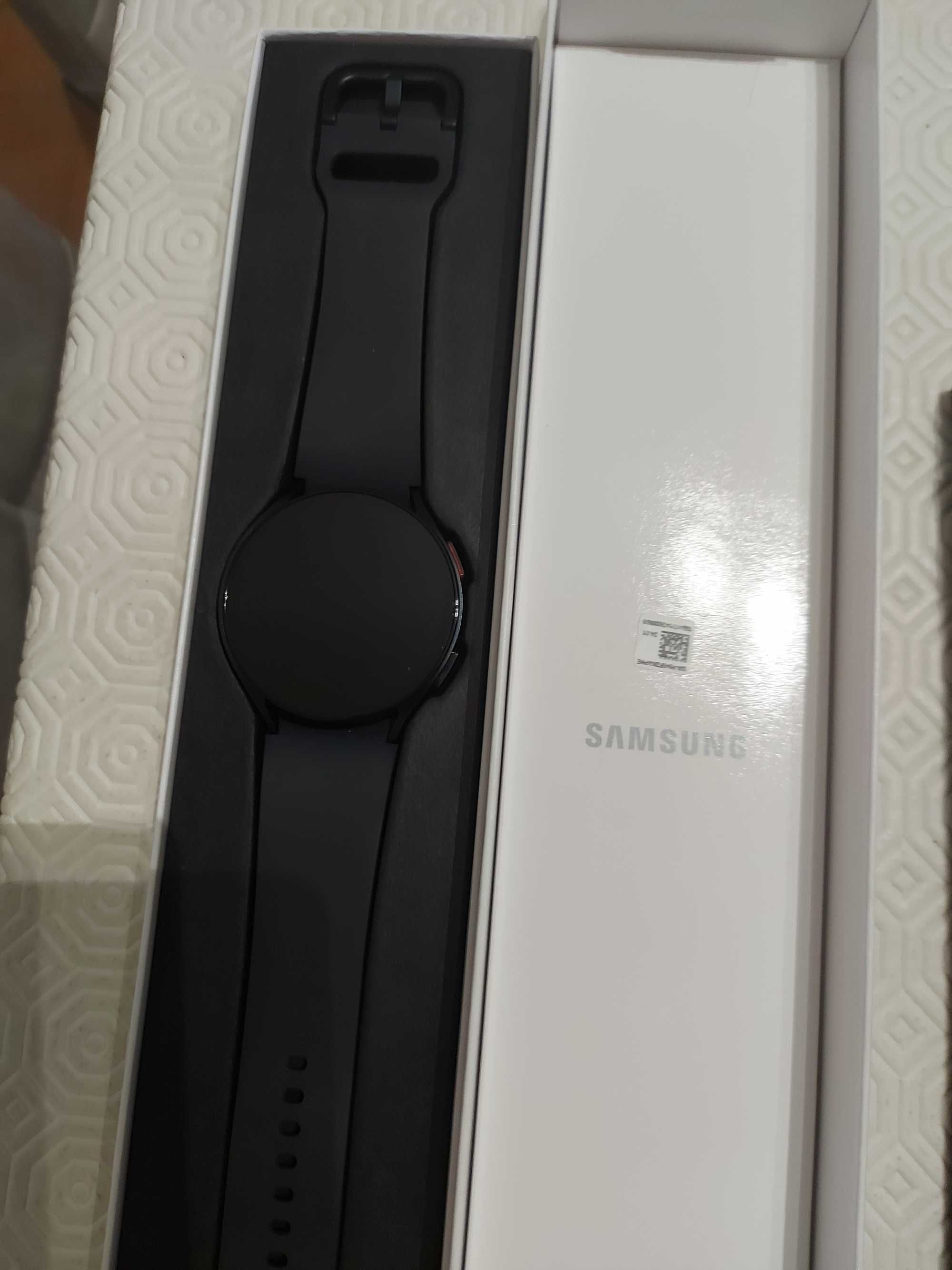 Samsung Galaxy Watch 6 44mm LTE Black NOVO 3 anos garantia