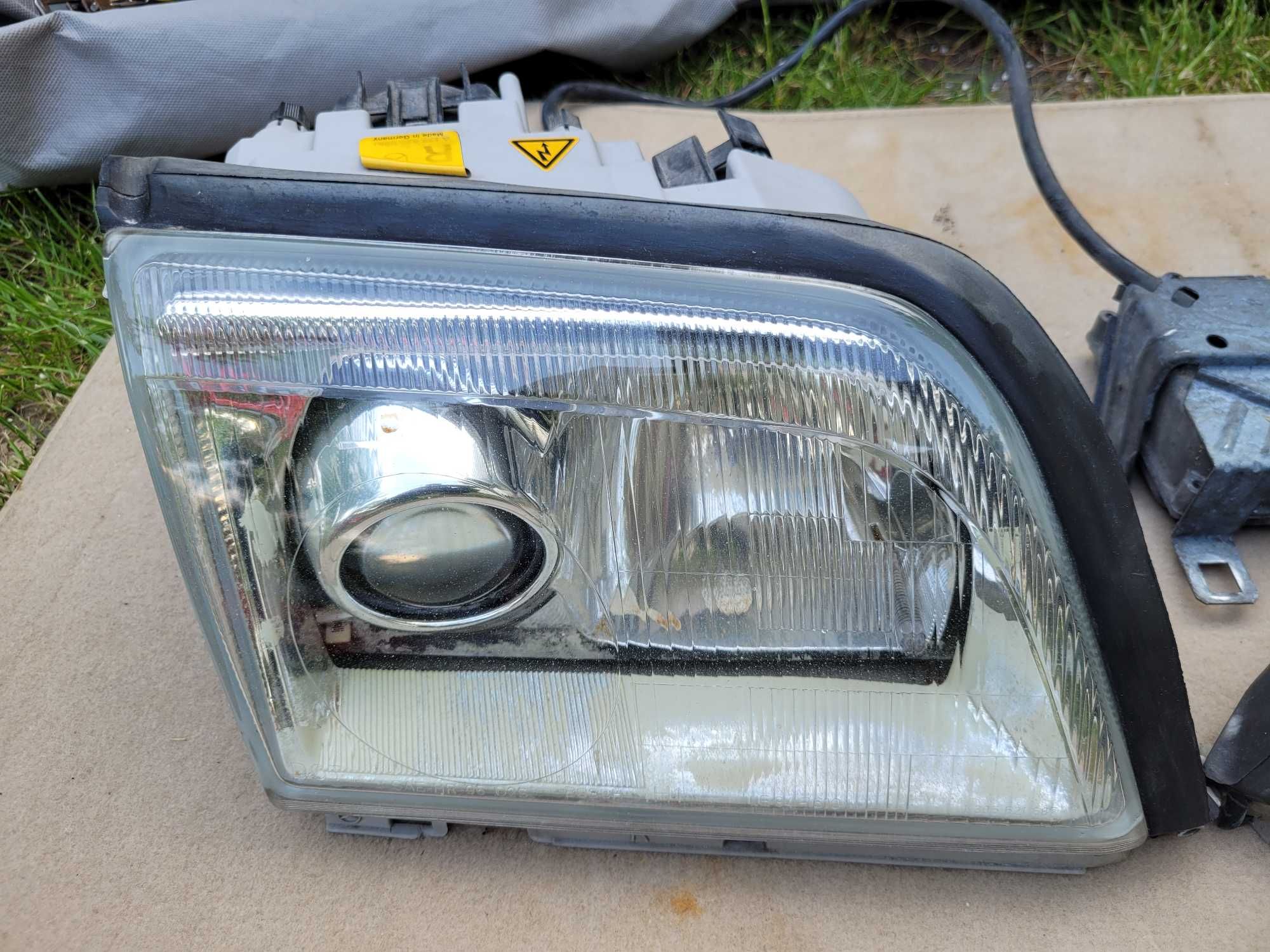 Mercedes-Benz R129 lampa reflektor ksenon xenon