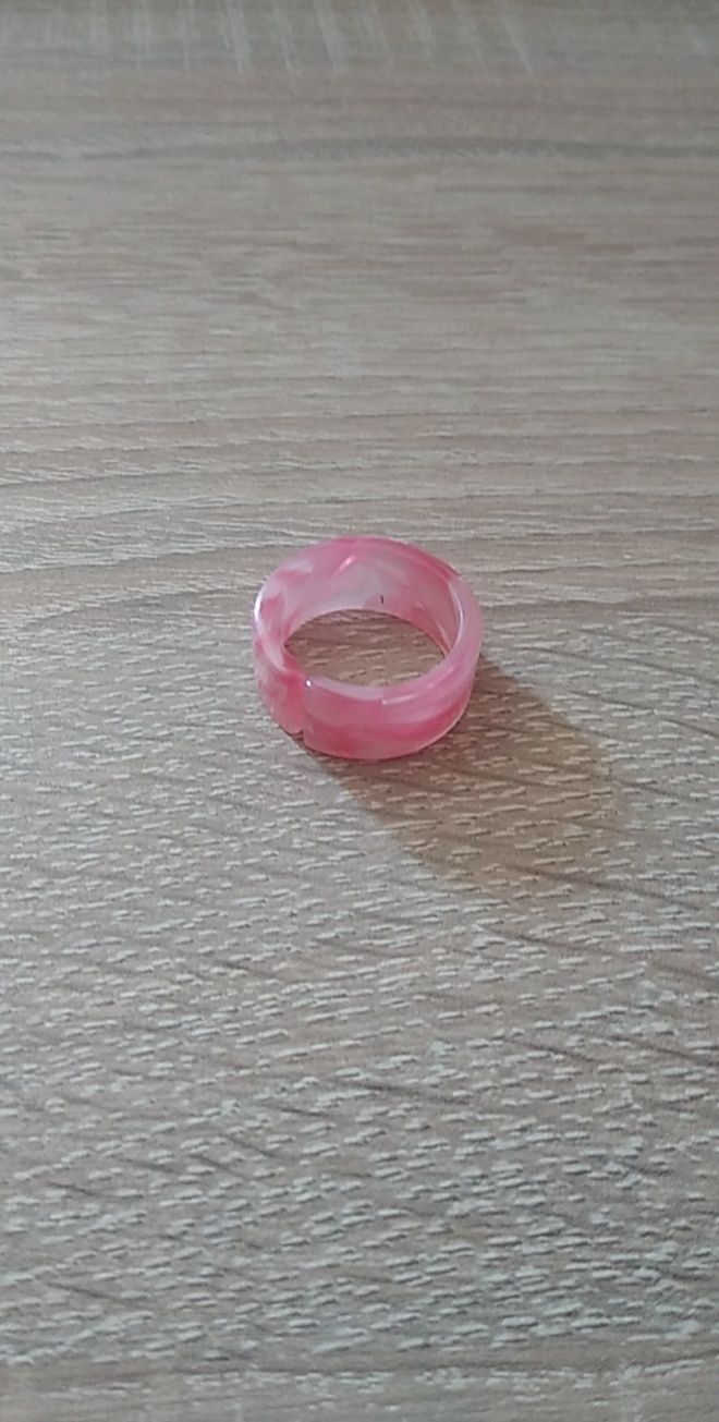 różowy pierścionek y2k sygnet retro