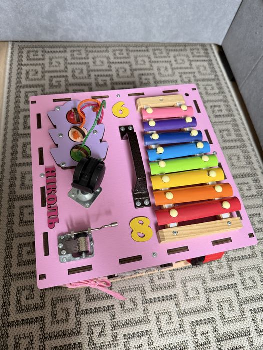 Бізікуб рожевий 30х30см