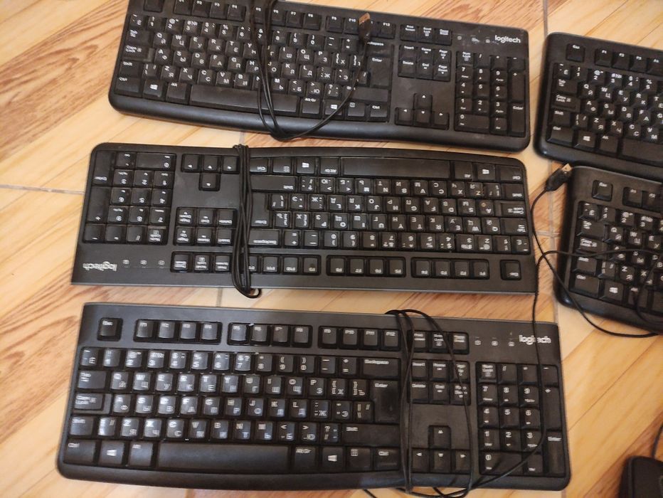 Клавіатура і мишка Logitech ціна за комплект.