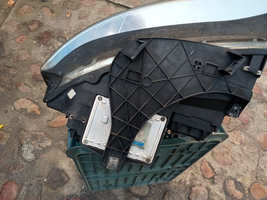 Audi a4 b6 lampy prawa lewa ksenon z żarówkami z przetwornicami