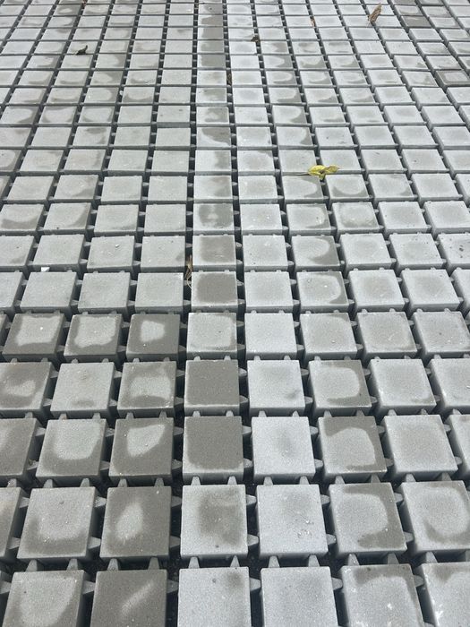 Kostka brukowa 8 cm . Nowa