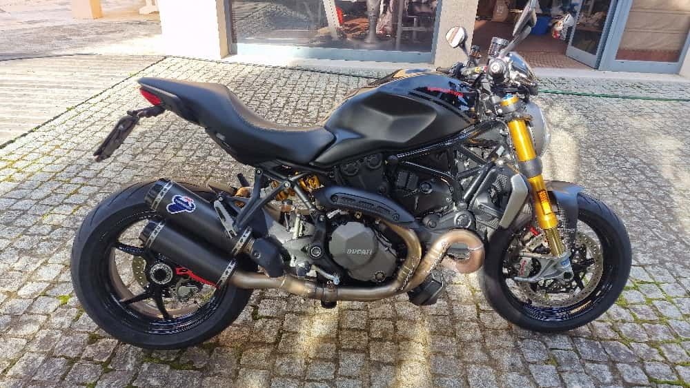 Ducati Monster 1200S - last edition Black on Black