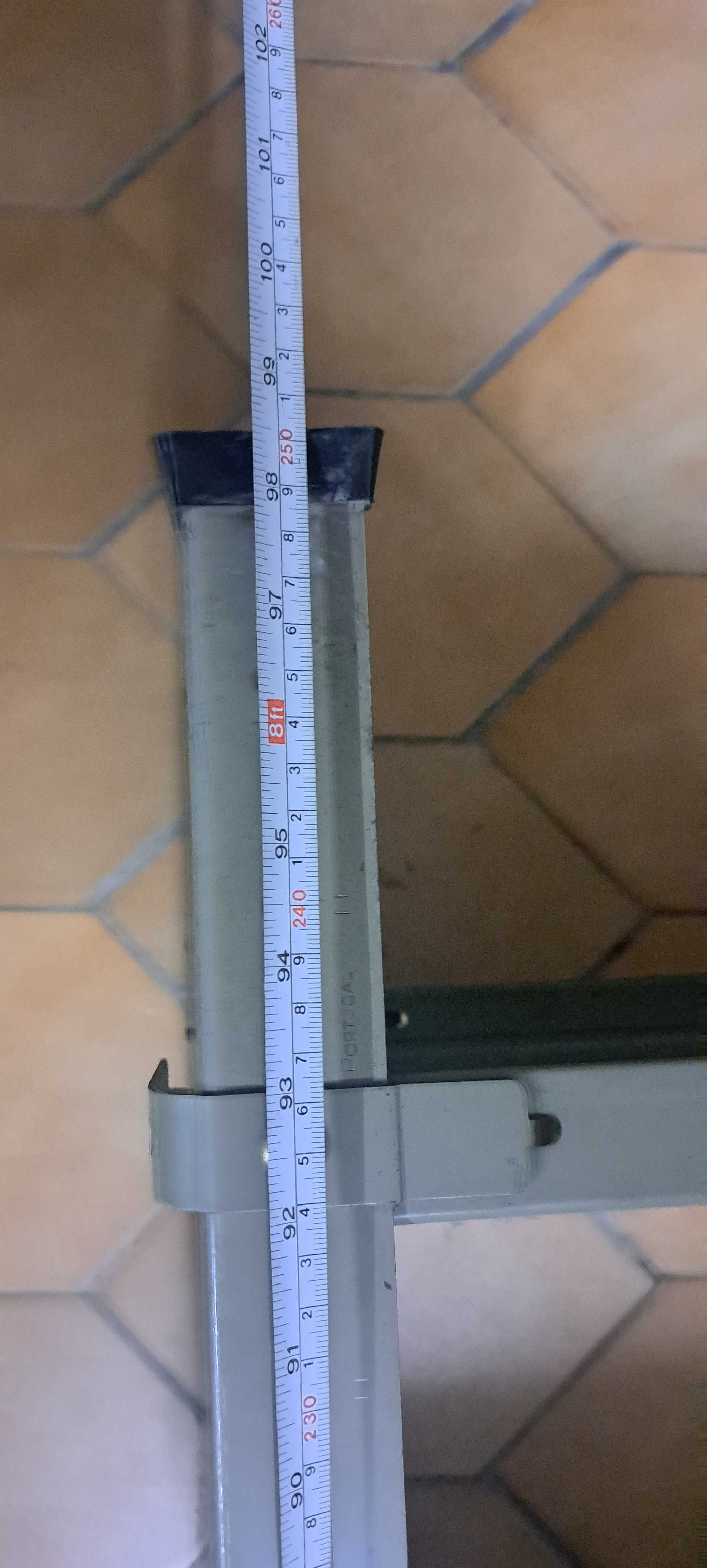 Estantes metálicas