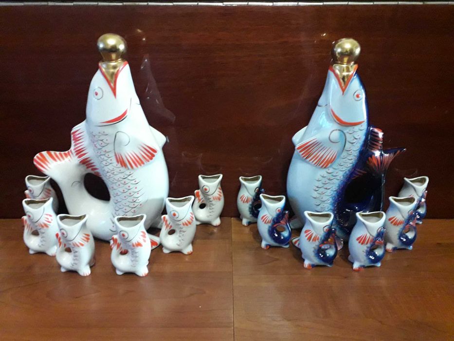 Графин та рюмки у вигляді рибок.