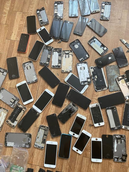 Запчастини до телефонів iPhone. Ціна за все.
