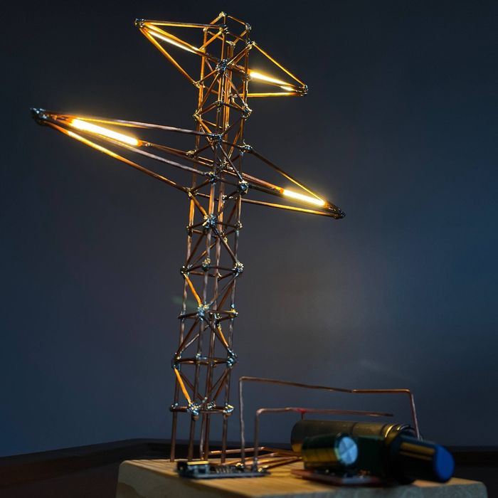 Світильник у формі ЛЕП з міді та дерева — ручна робота, унікальний дек