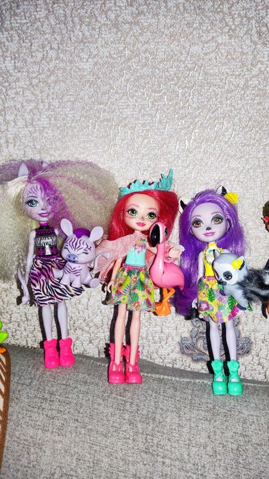 Ляльки Енчантімалс