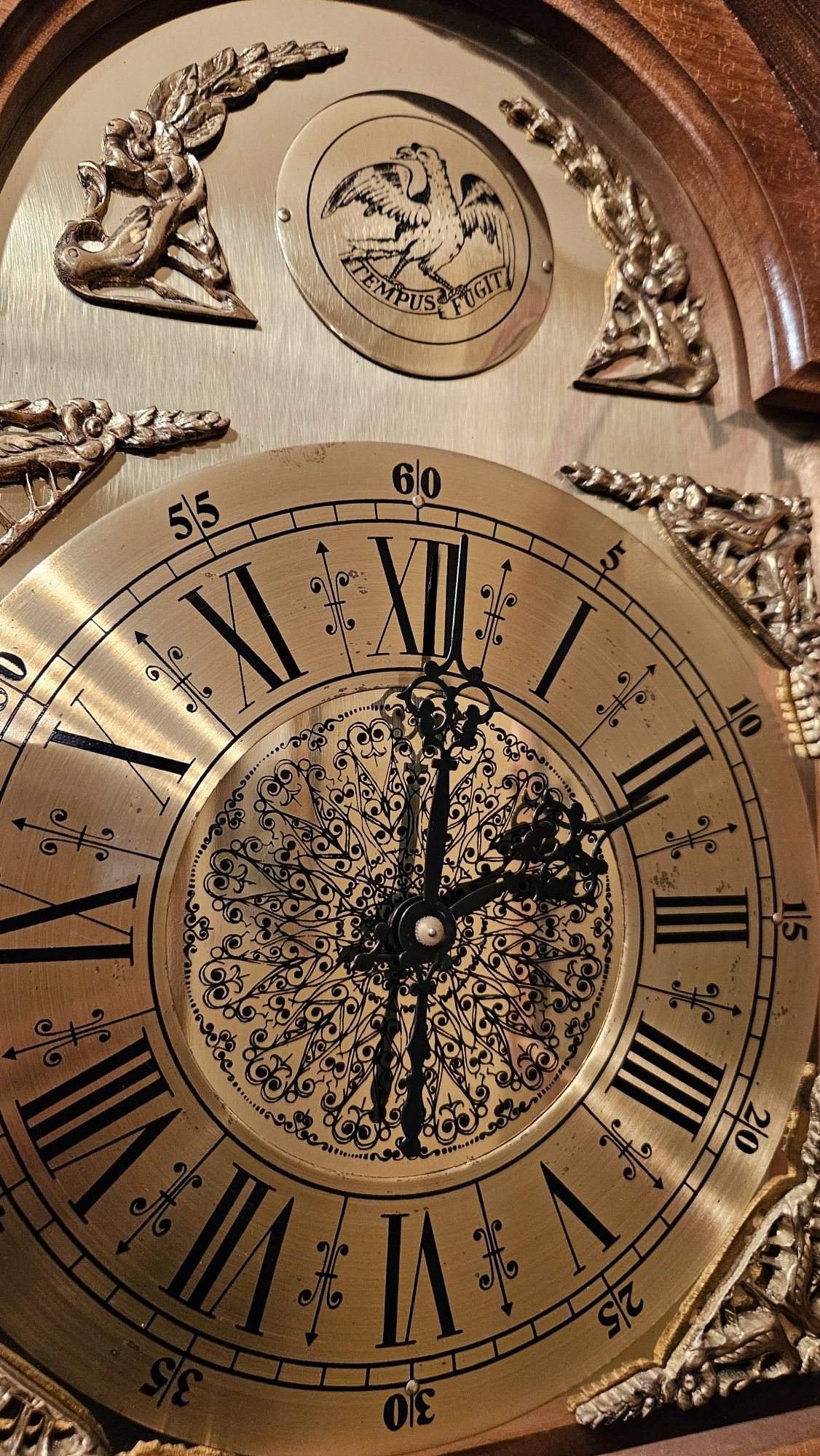 Relógio de coluna Tempus Fugit