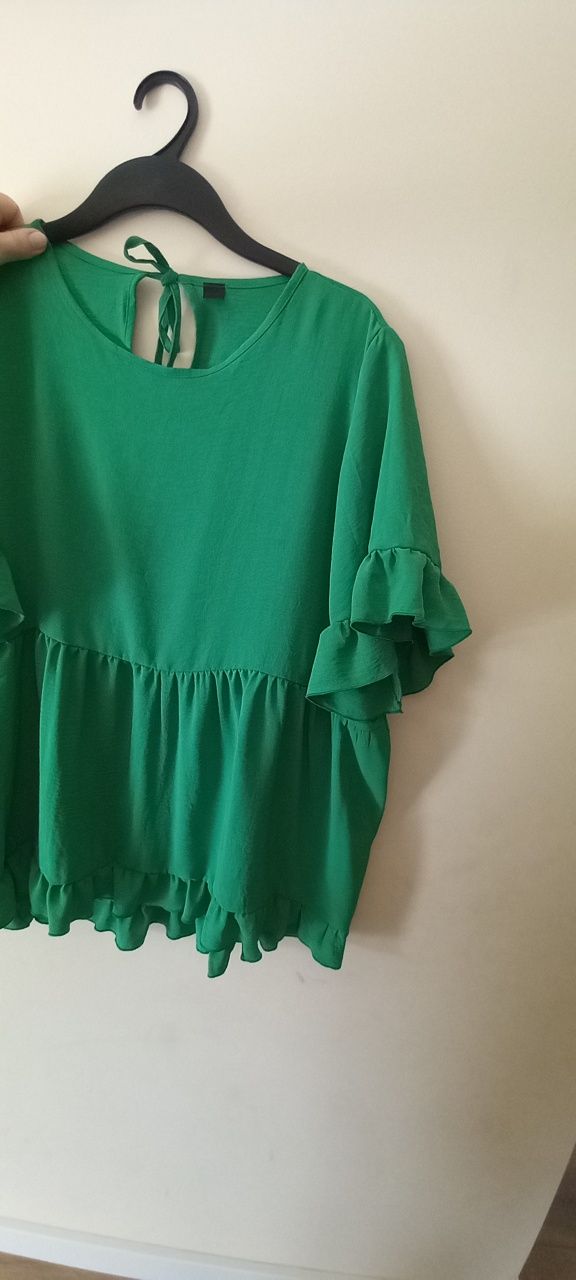 Piękna zielona bluzka 52