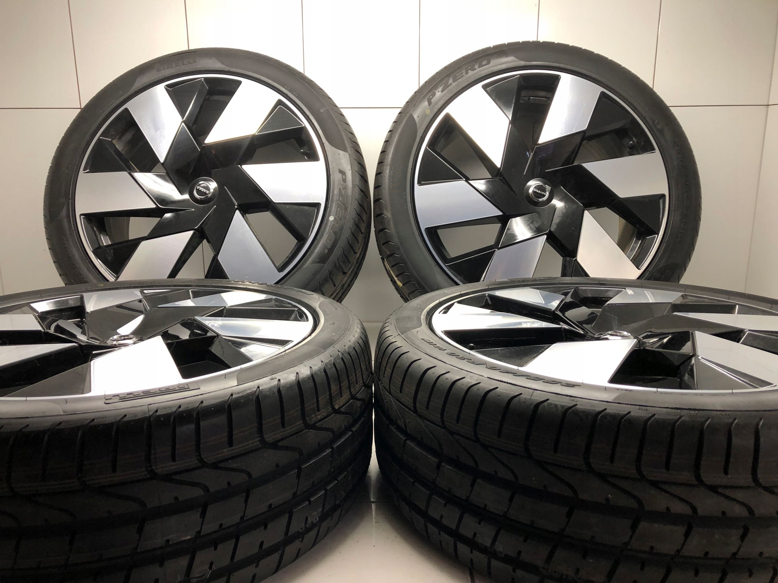 Kola Felgi 20 Volvo r Design XC40 XC60 Oem Nowe Opony