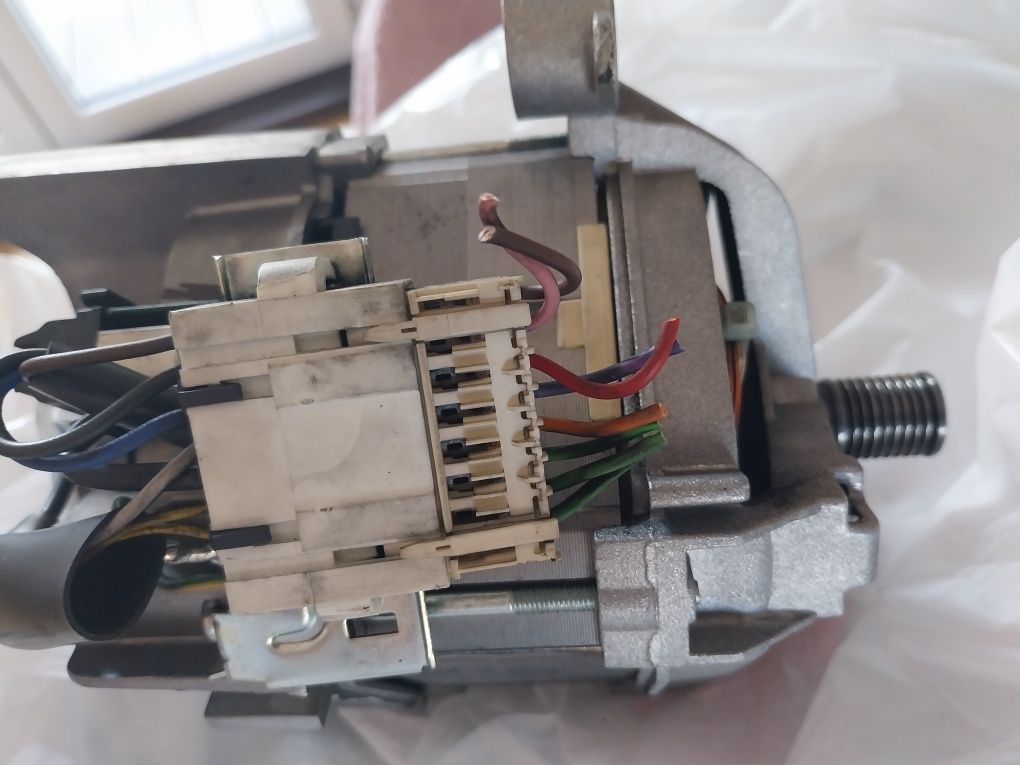 Sprzedam silnik do pralki automatycznej Beko WMB61242PT