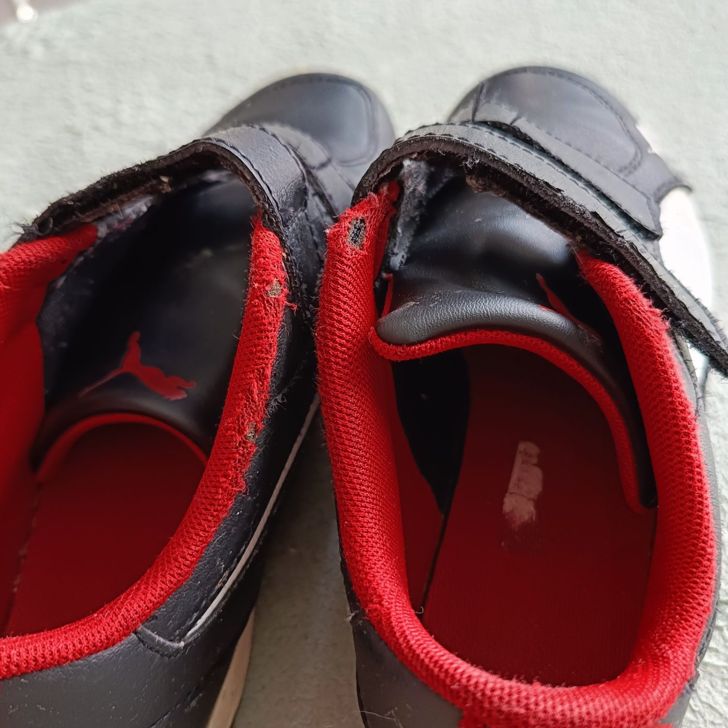 Buty chłopięce Puma Ferrari rozm. 34