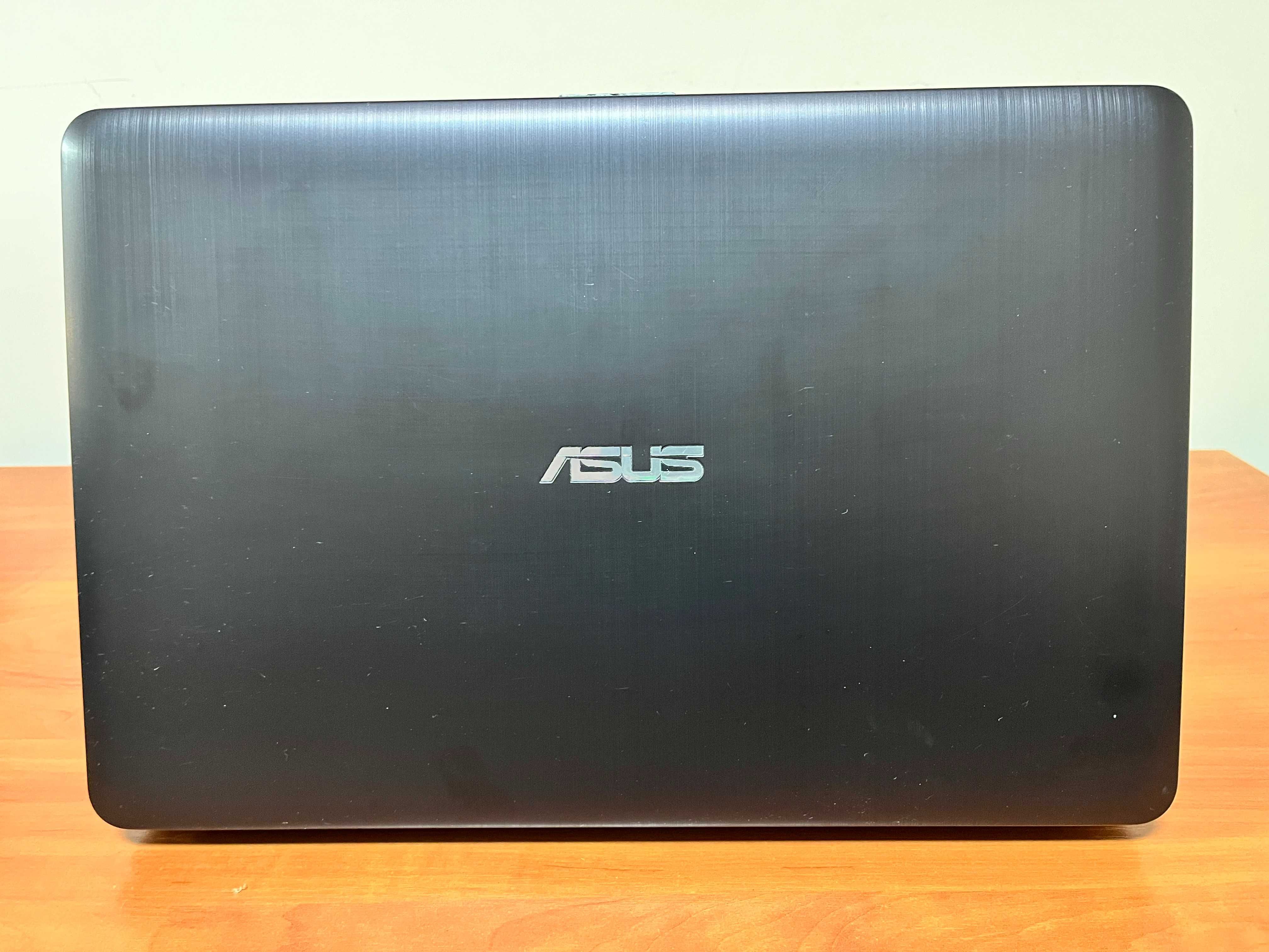 Laptop ASUS X540Y AMD A8 SSD 256GB win10