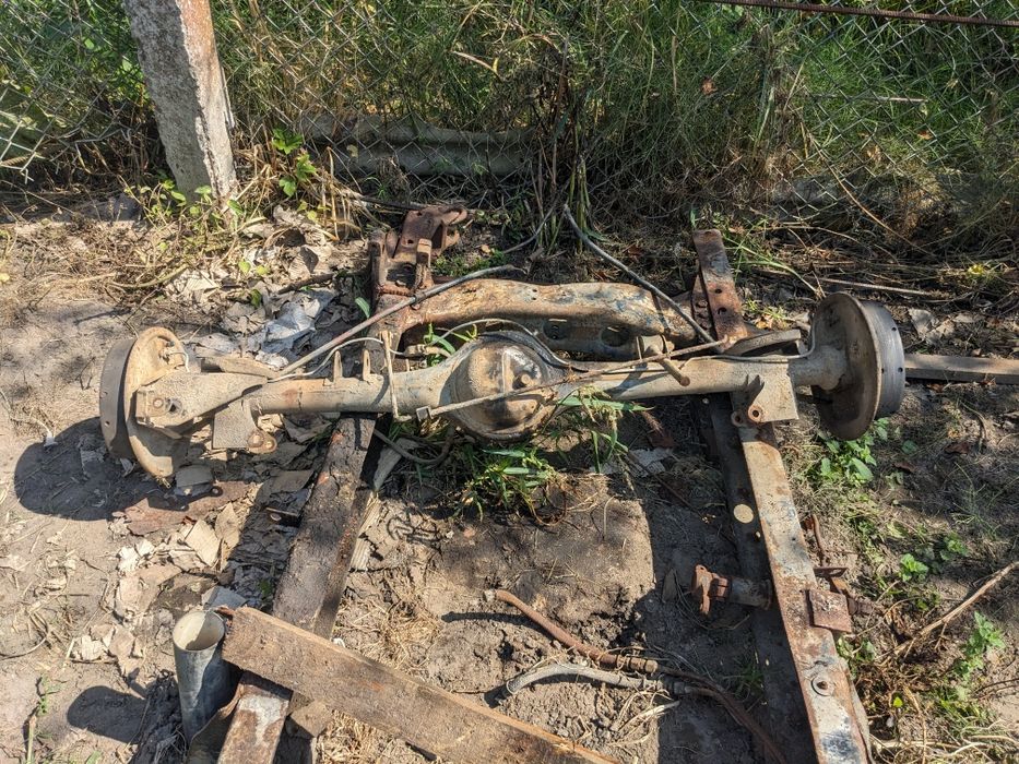 Задній міст ваз 2101 та інші запчастини.