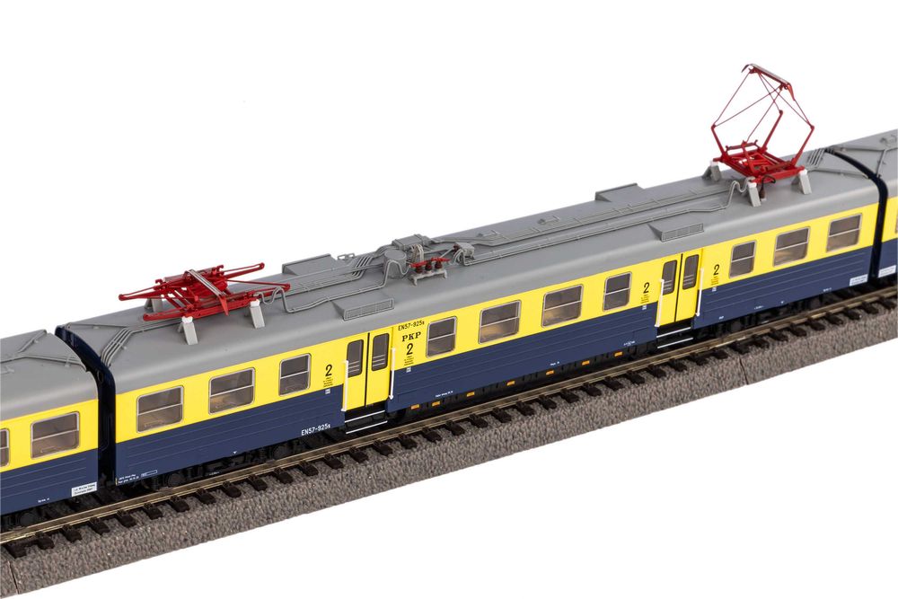 Elektryczny zespół trakcyjny EN57-925 PKP IV 1:87 HO / Piko 51450