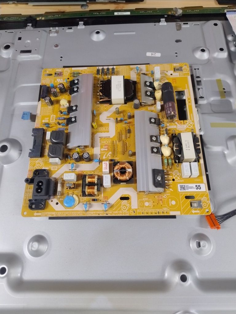 Płyta głowna, zasilacz, głośniki, pilot Samsung UE49NU7102K