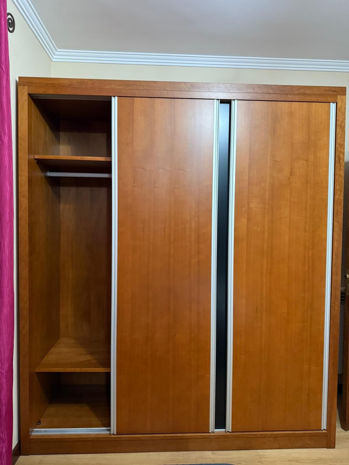 Guarda vestidos como novo
