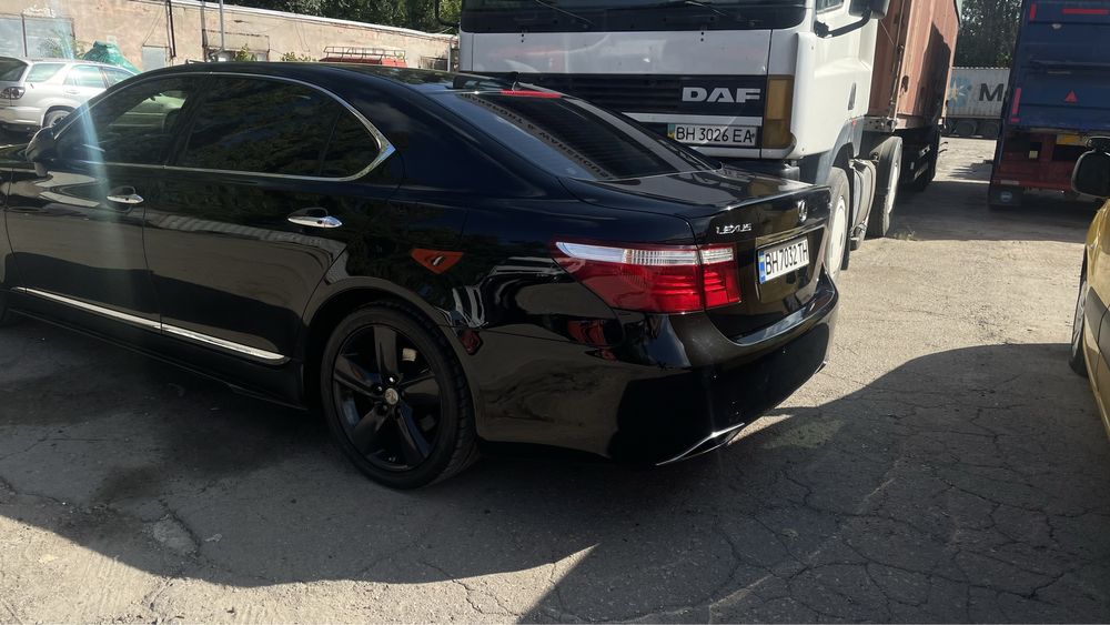 дверь крыло капот разборка Lexus LS460L