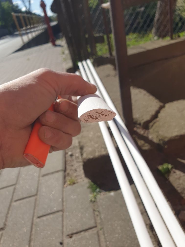 Listwy podłogowe sosnowe ćwierćwałek 18 mm na 18 mm 210 cm długości