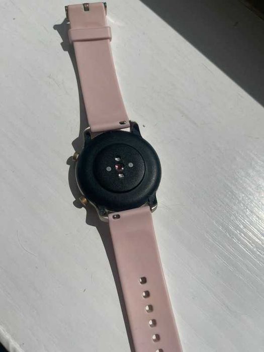 Różowy zegarek smartwatch Amazfit GTR 42mm