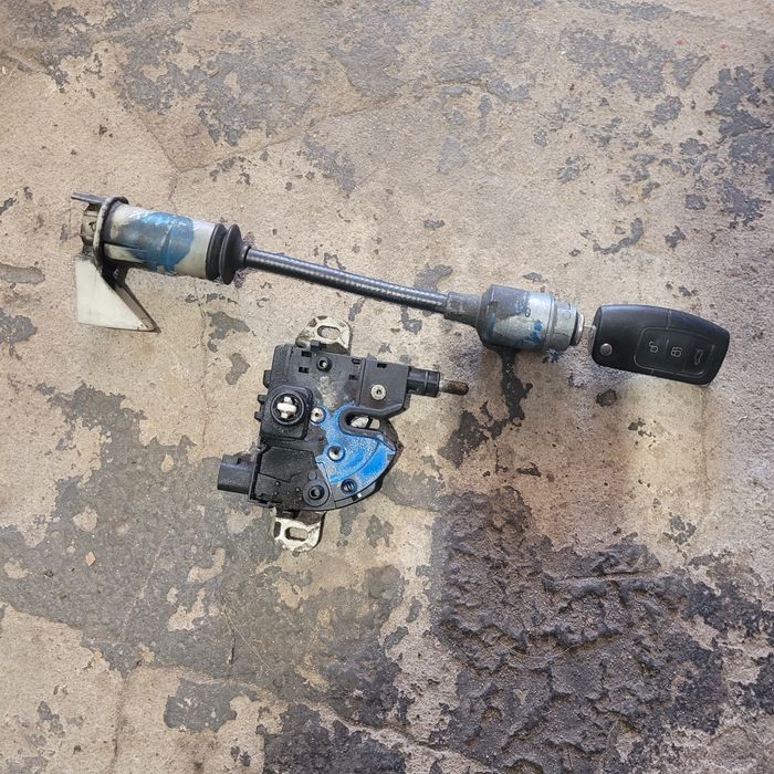 Zamek maski ford c max