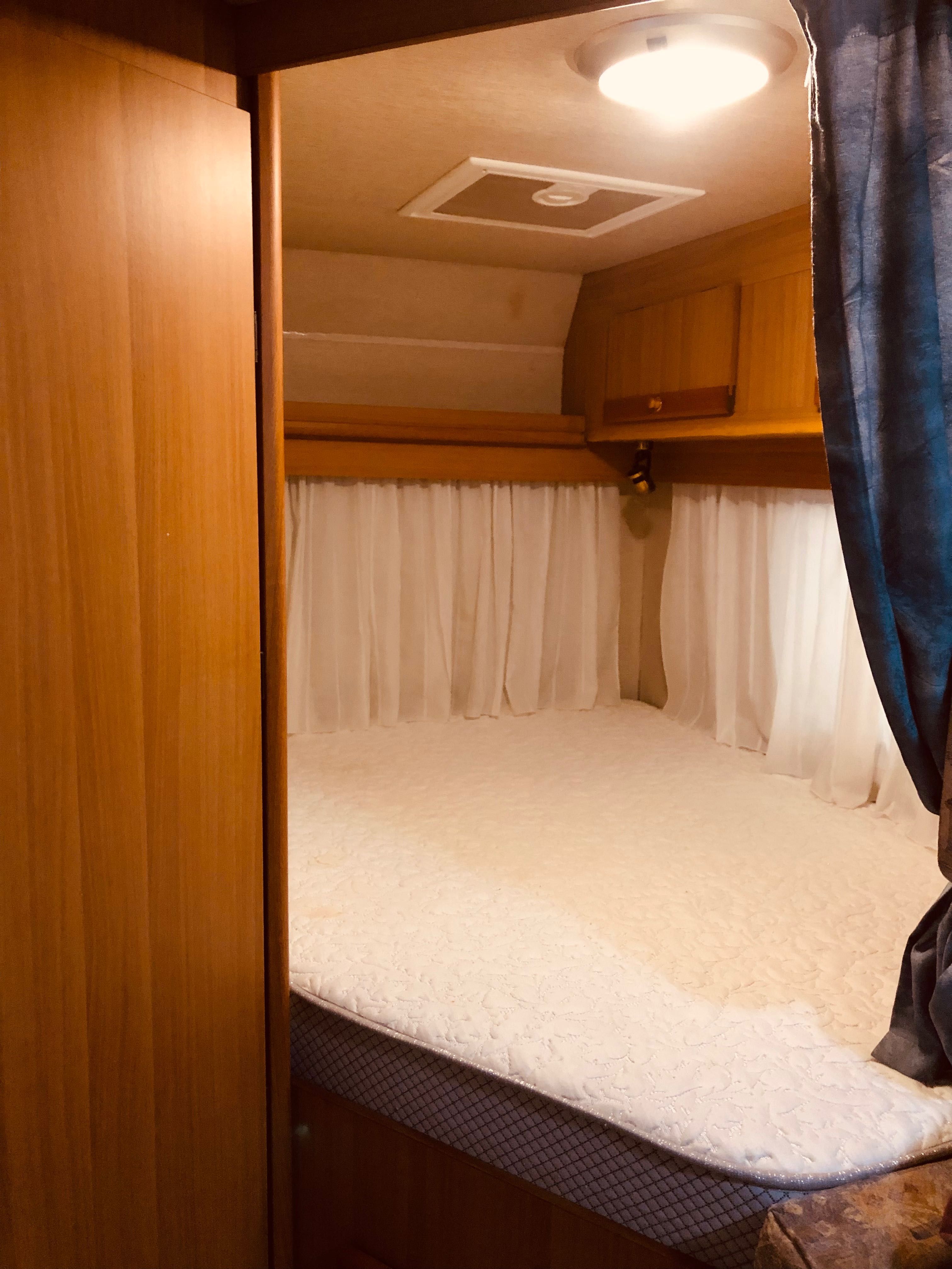 Vendo autocaravana funcional e compacta