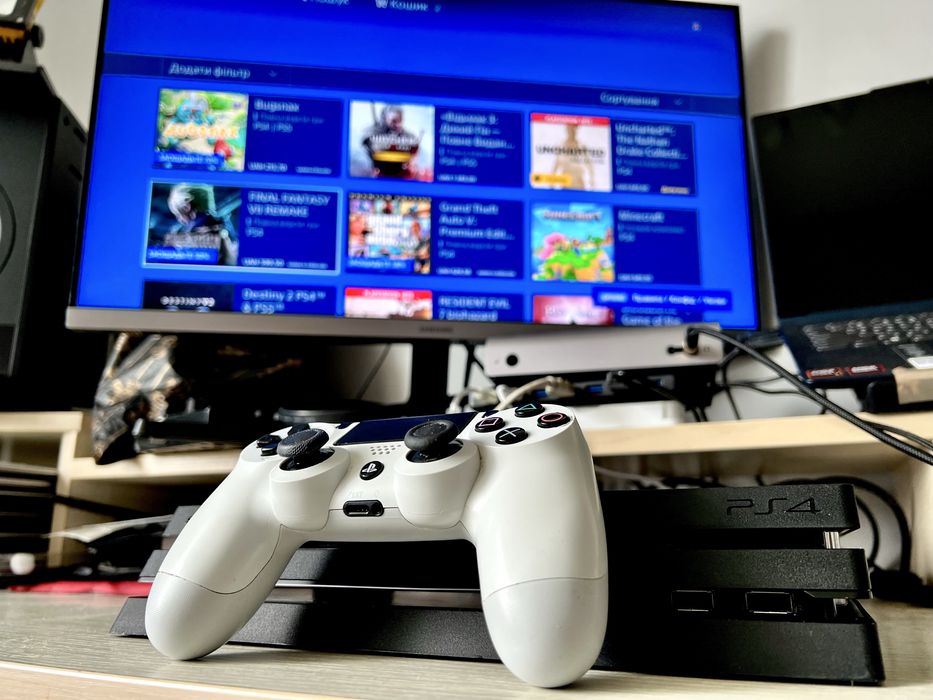 PlayStation 4 Pro 1TB 4K HDR + геймпад DualShock 4