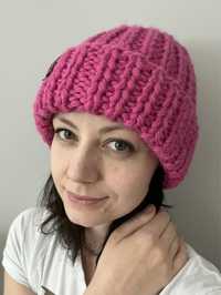 Różowa gruba ciepła czapka handmade na drutach