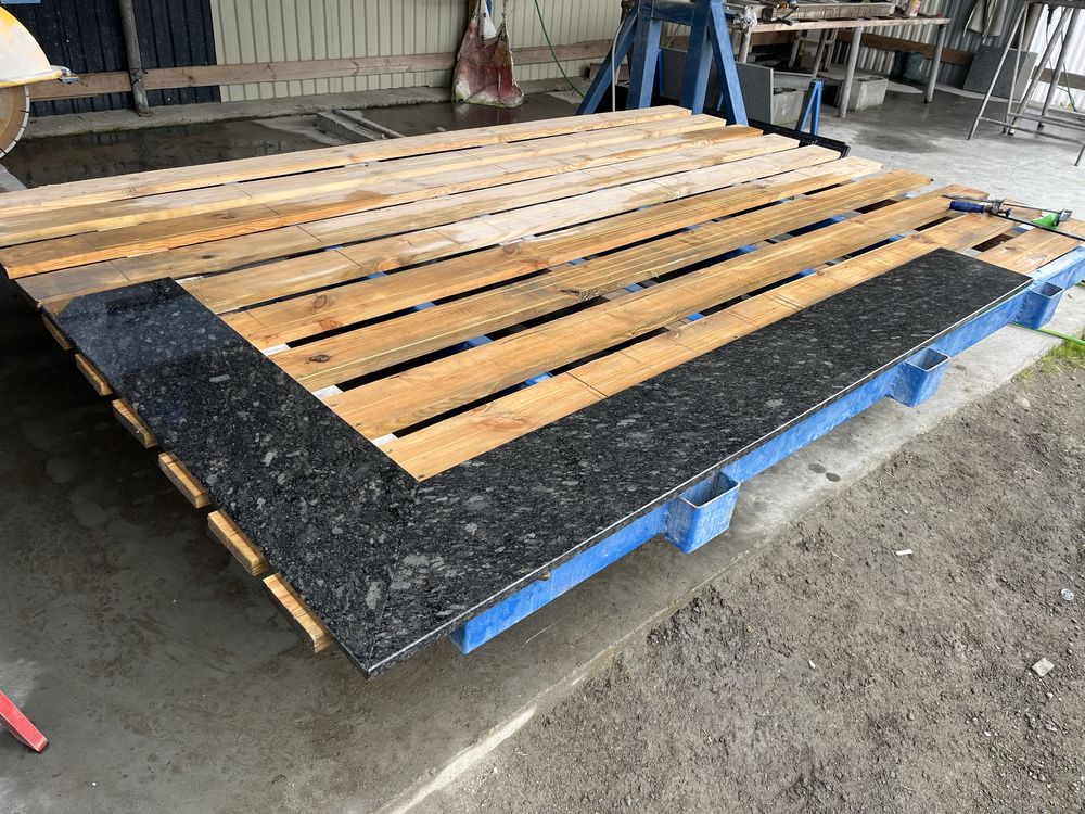 Parapety kamienne granitowe marmurowe, blaty