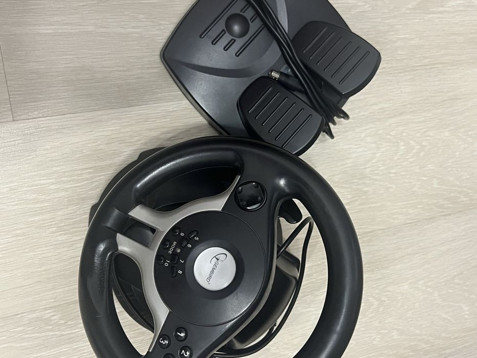 Продам игровой руль и педали к ПК