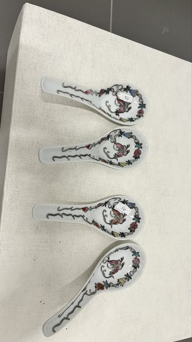 4 colheres em porcelana chinesa