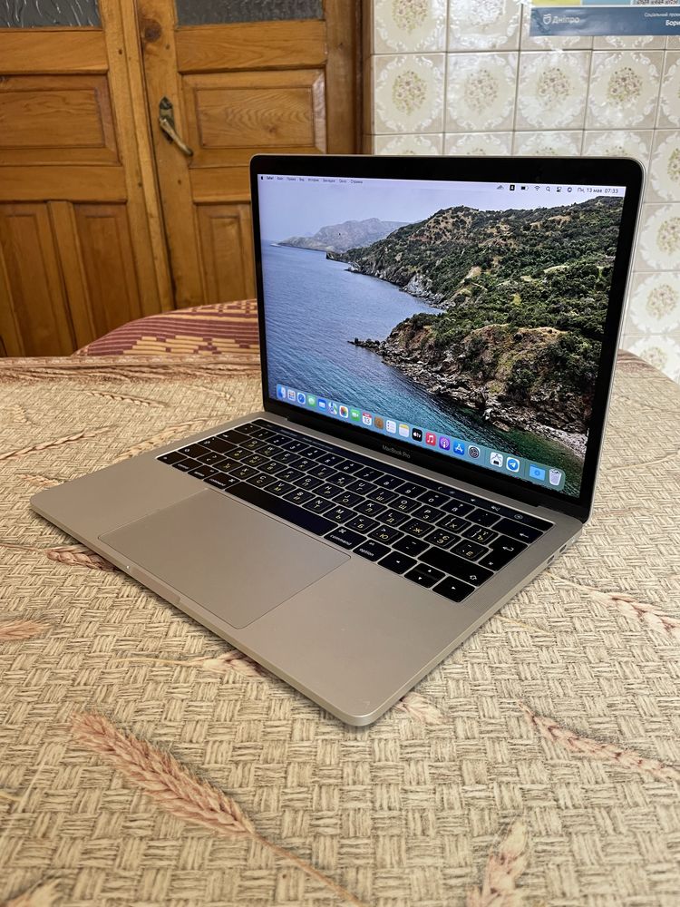 MacBook Pro 13” Model A1706