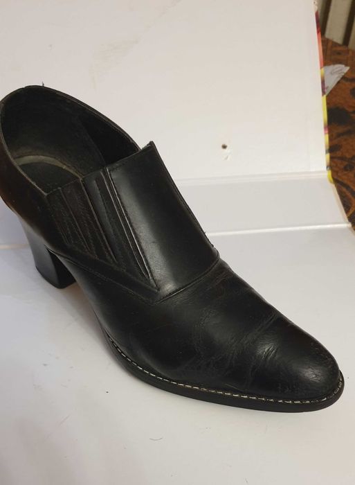 Черевики жіночі б/у шкіра р. 39