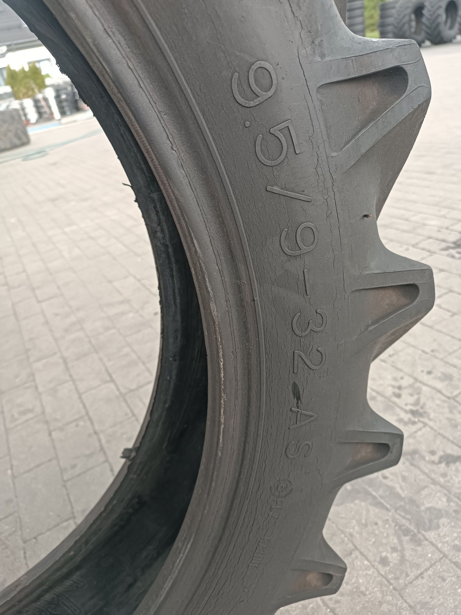9.5/9-32  9.5-32 Fulda Pionier opona rolnicza pojedynka 9.5R32
