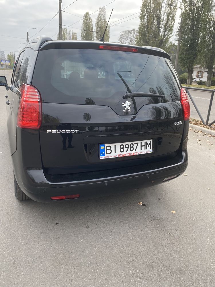 Продам Peugeot 5008