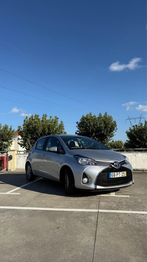 Toyota Yaris 1.0 Gasolina (Poucos Km)